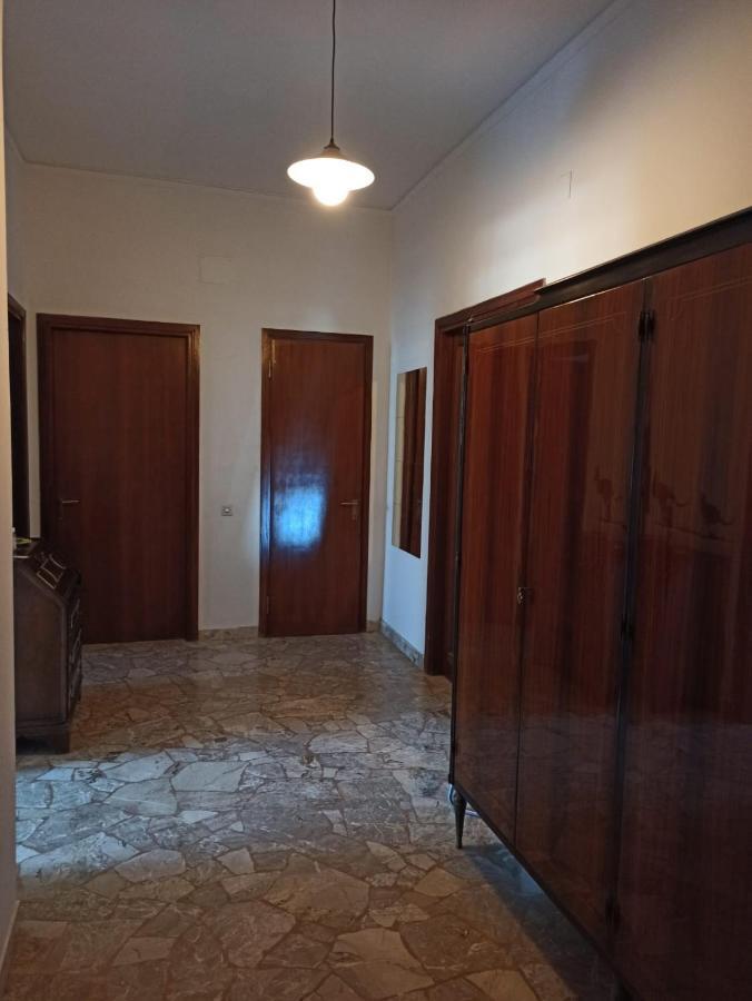 Casa Vacanze Giulia A Careggi Wi-Fi Apartment Firenze Bagian luar foto