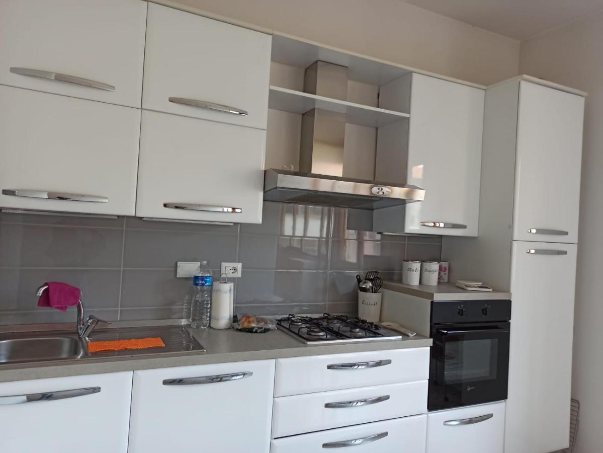 Casa Vacanze Giulia A Careggi Wi-Fi Apartment Firenze Bagian luar foto